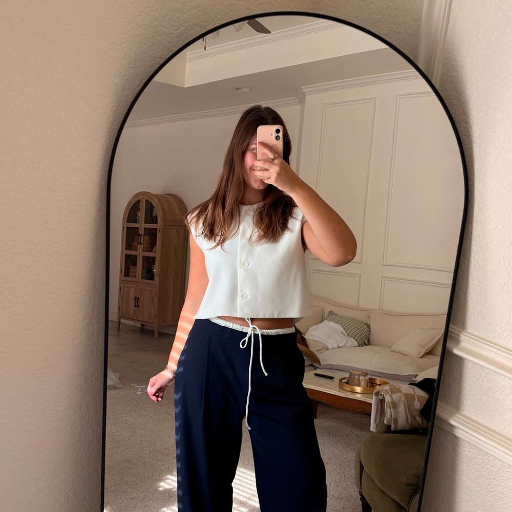 Zara White Sleeveless Button-Up Crop Top